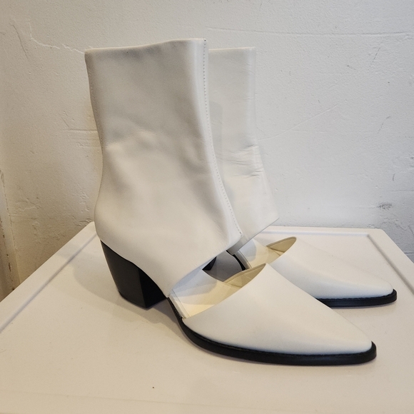 Matisse Caroline Cutout Booties from Anthropologie size 6.5 - Picture 3 of 8